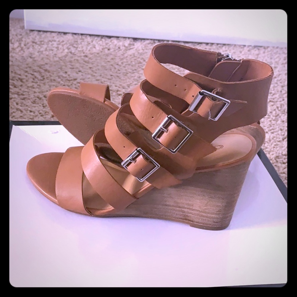Crown Vintage Tan Serena Wedge